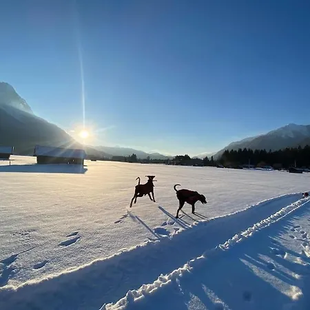 Lejlighed Zentral, Ruhig & Stilvoll Mit Bergpanorama+ Garten *