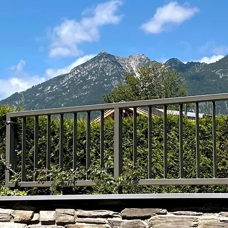 Zentral, Ruhig & Stilvoll Mit Bergpanorama+ Garten Διαμέρισμα *