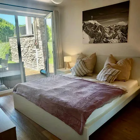 Zentral, Ruhig & Stilvoll Mit Bergpanorama+ Garten Apartment