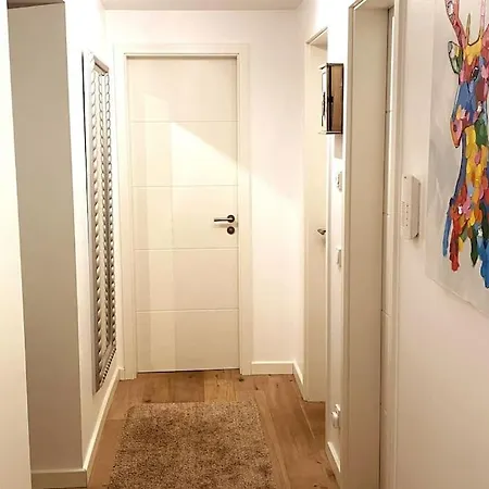 Apartamento Zentral, Ruhig & Stilvoll Mit Bergpanorama+ Garten