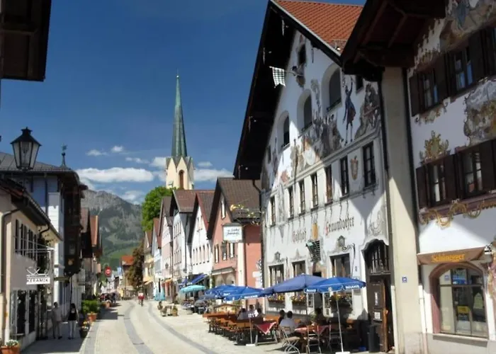 Zentral, Ruhig & Stilvoll Mit Bergpanorama+ Garten Γκάρμις-Παρτενκίρχεν