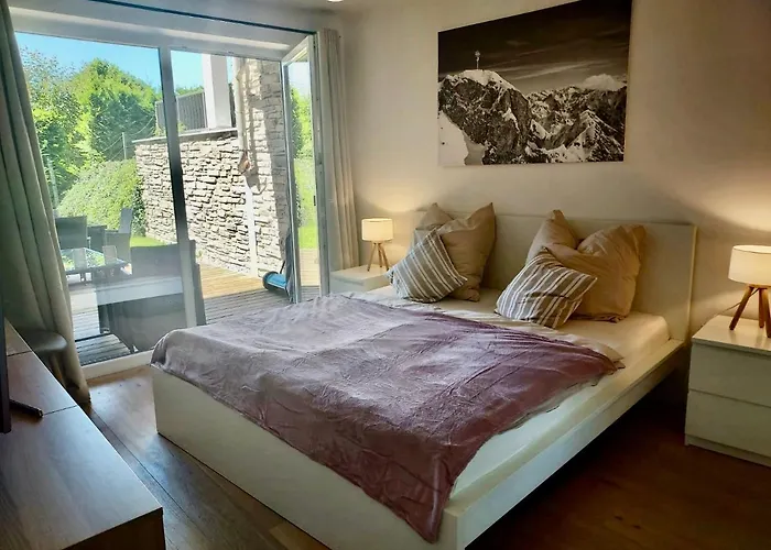 Zentral, Ruhig & Stilvoll Mit Bergpanorama+ Garten Διαμέρισμα